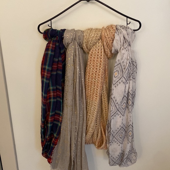Lot of 10 Scarves - Picture 2 of 2